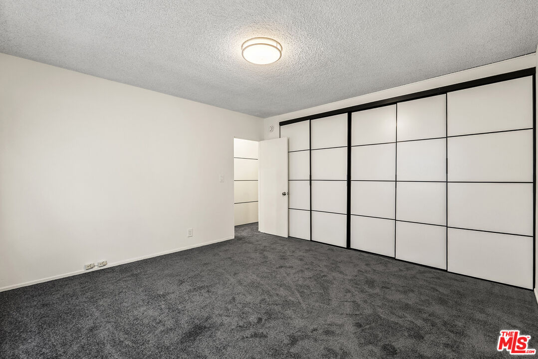929 N San Vicente Blvd Unit: 4