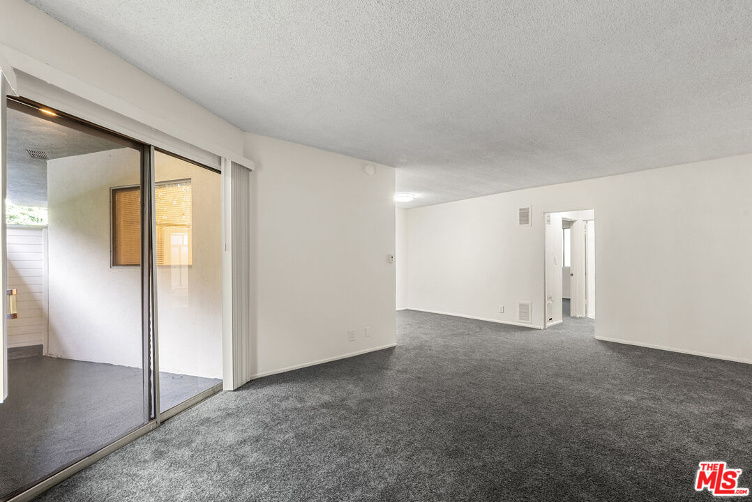 929 N San Vicente Blvd Unit: 4