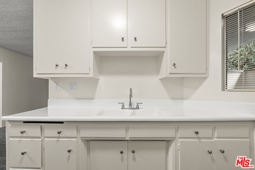 929 N San Vicente Blvd Unit: 4