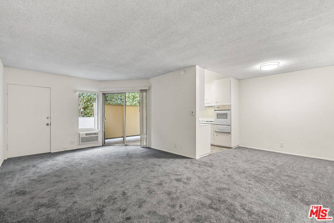 929 N San Vicente Blvd Unit: 4