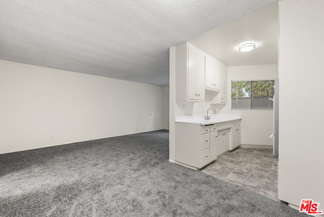 929 N San Vicente Blvd Unit: 4