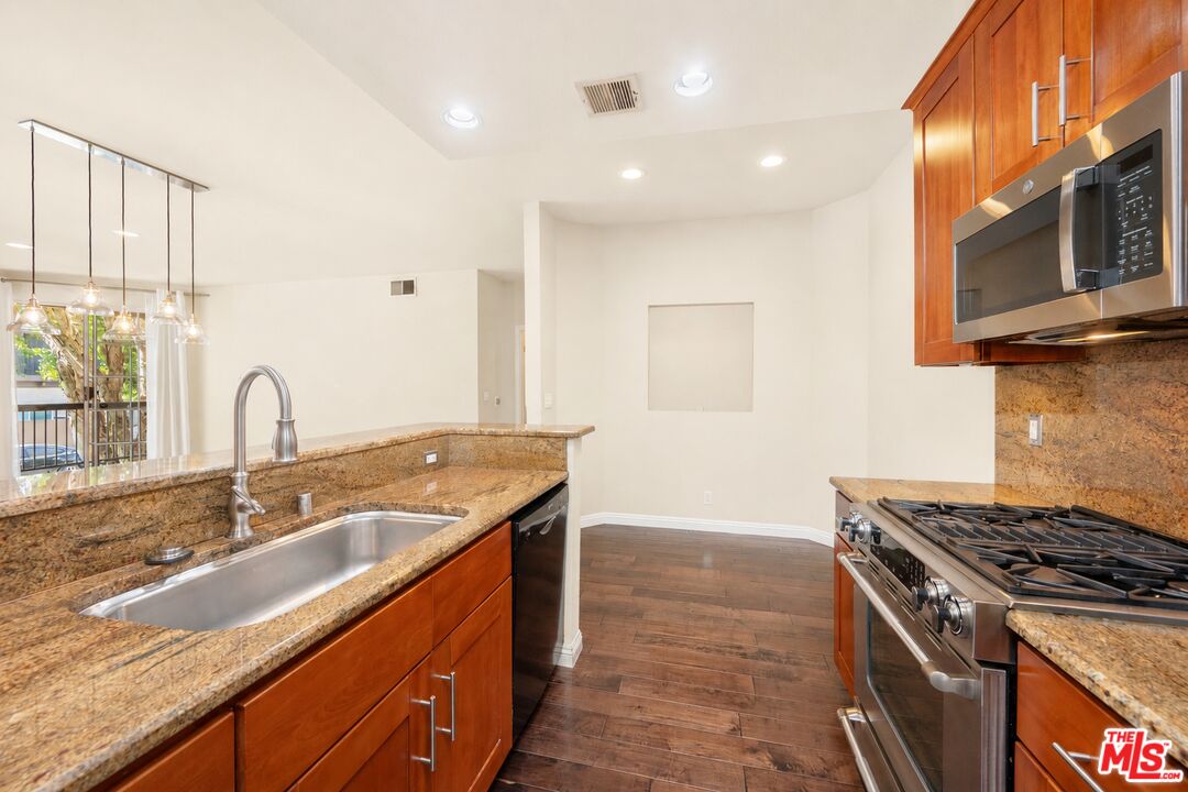10021 Tabor St Unit: 109