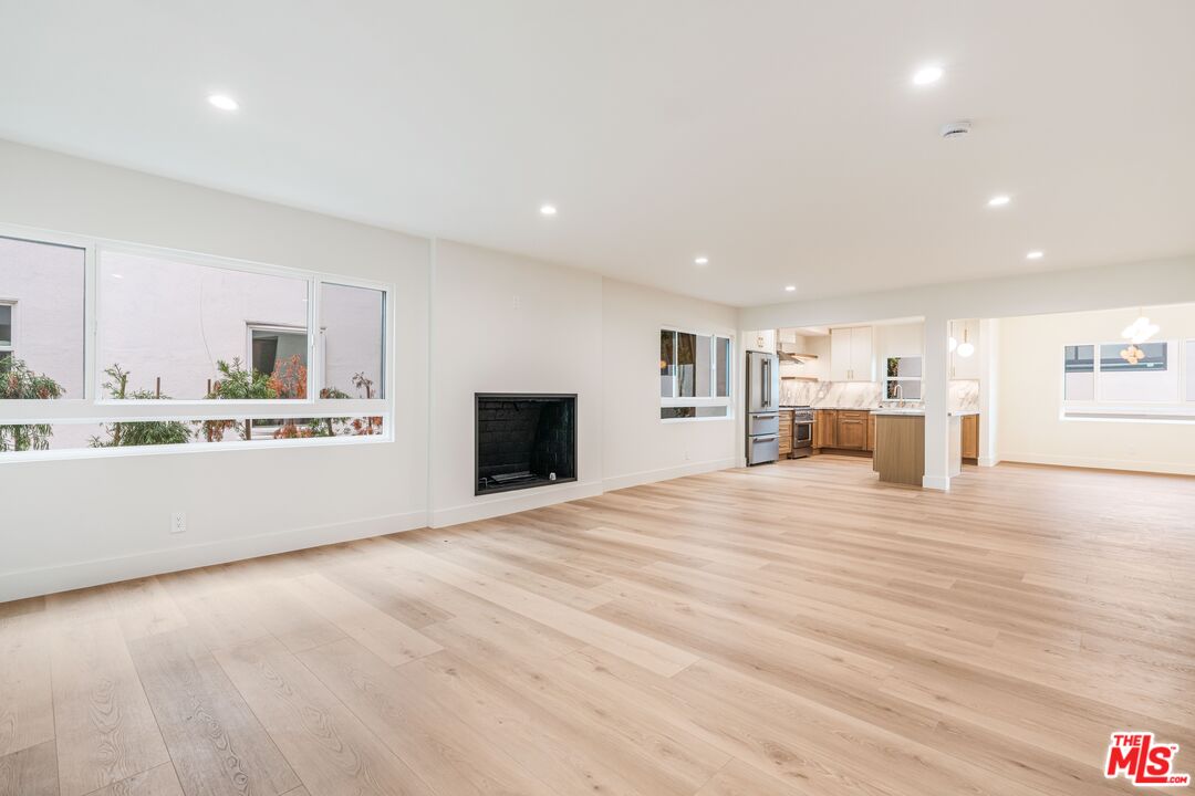 7964 Norton Ave