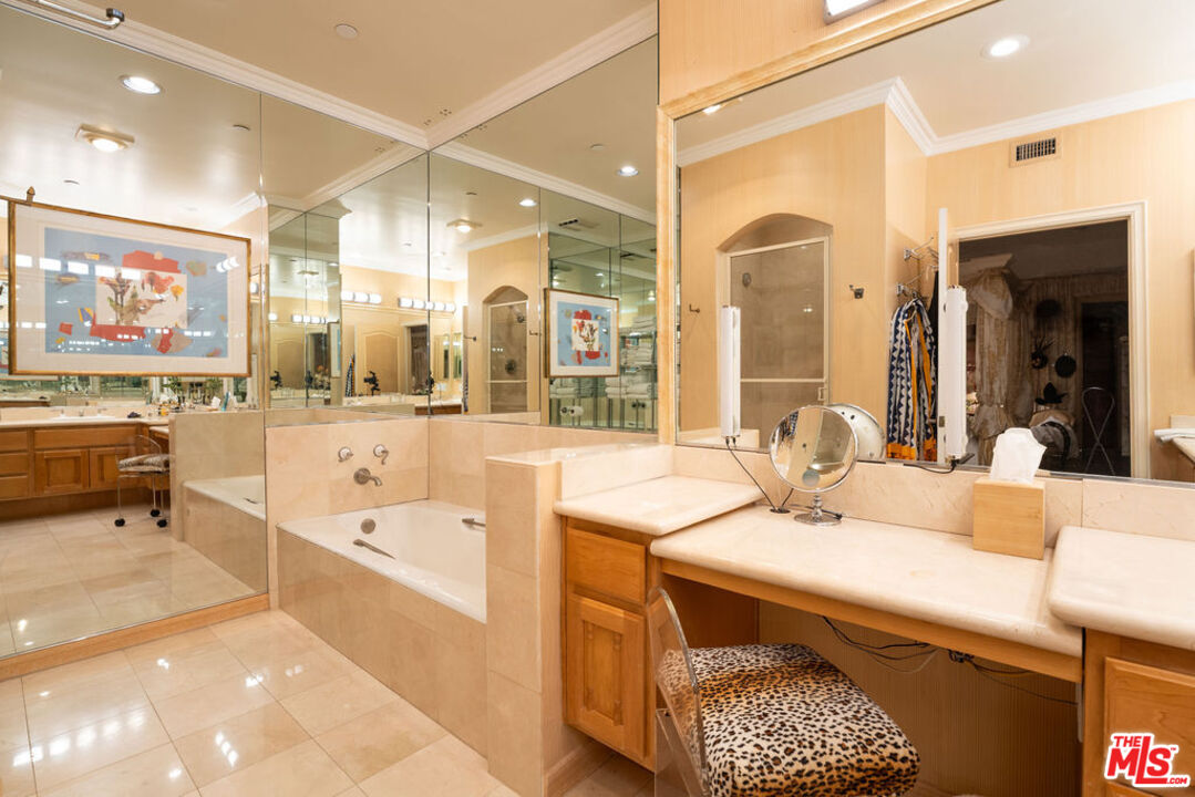 128 N Swall Dr Unit: 108