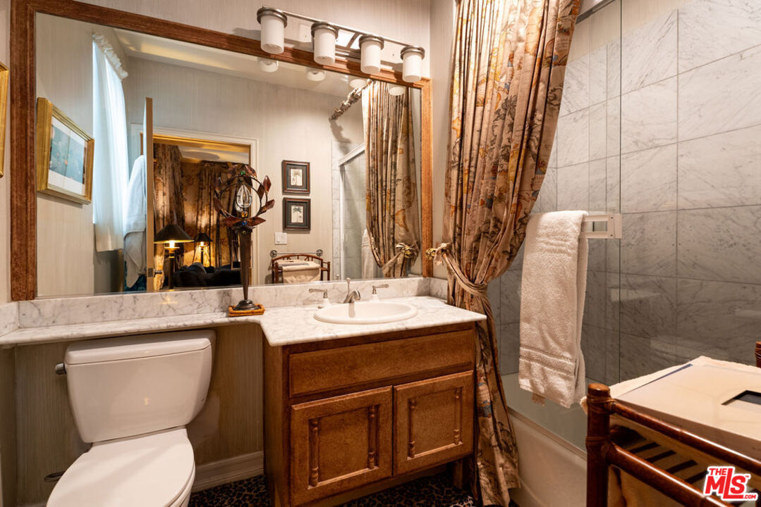 128 N Swall Dr Unit: 108