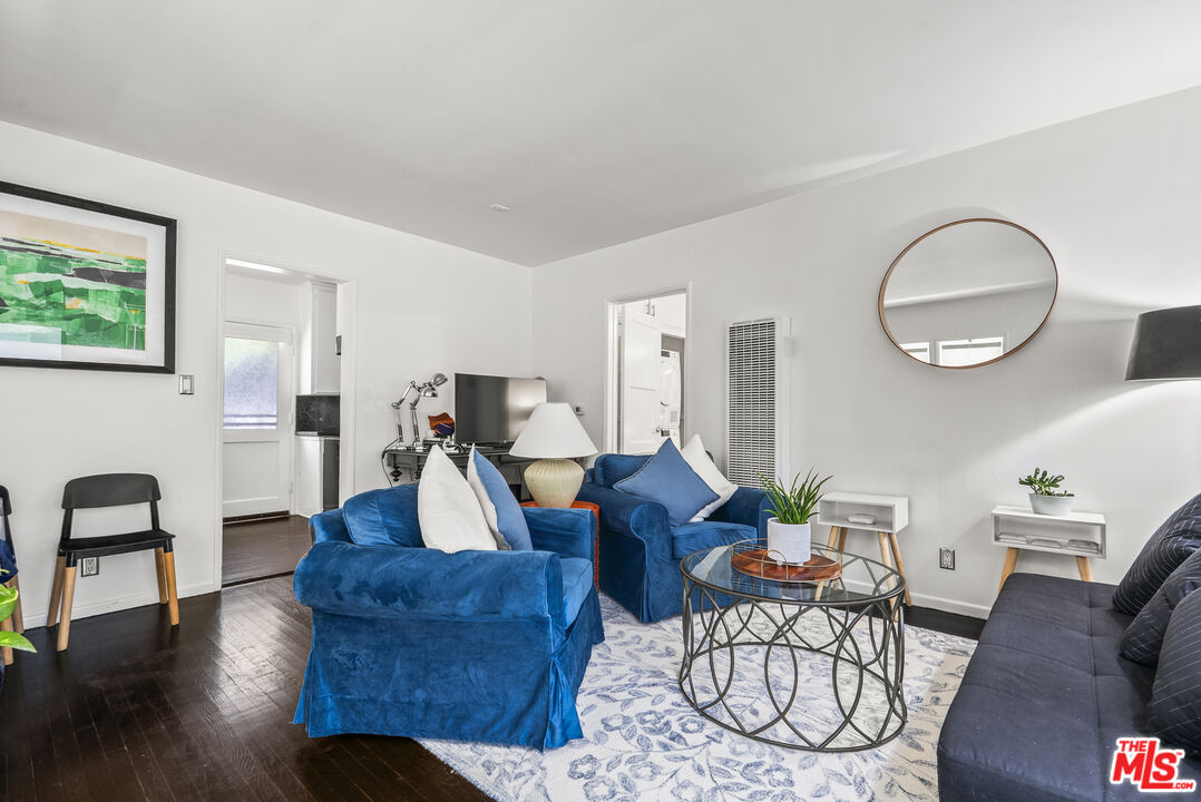 350 N San Vicente Blvd