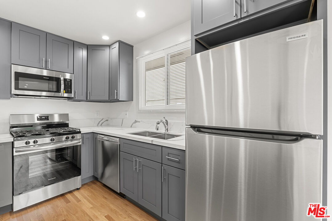 1235 N Harper Ave Unit: 29