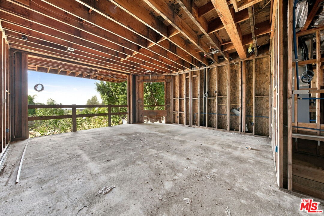 1688 Sunset Plaza Dr