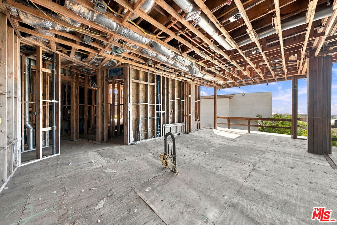 1688 Sunset Plaza Dr