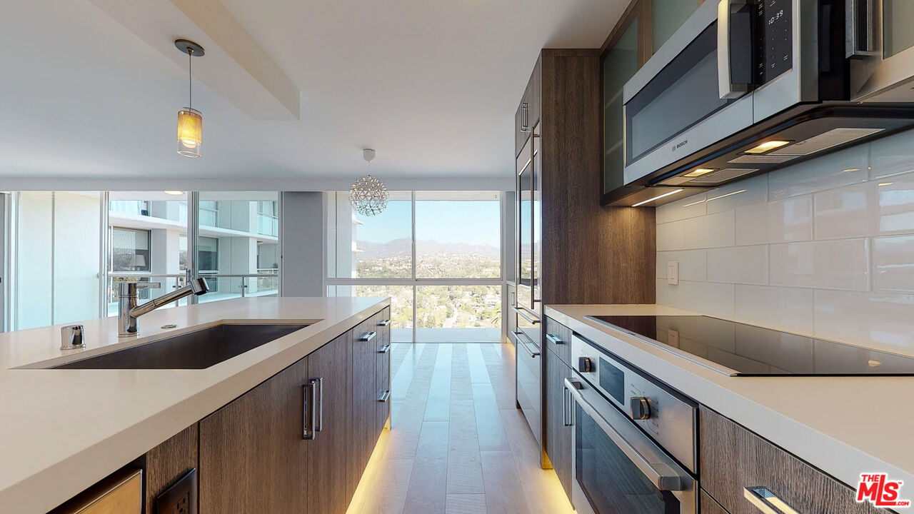 201 Ocean Ave Unit: 1405P
