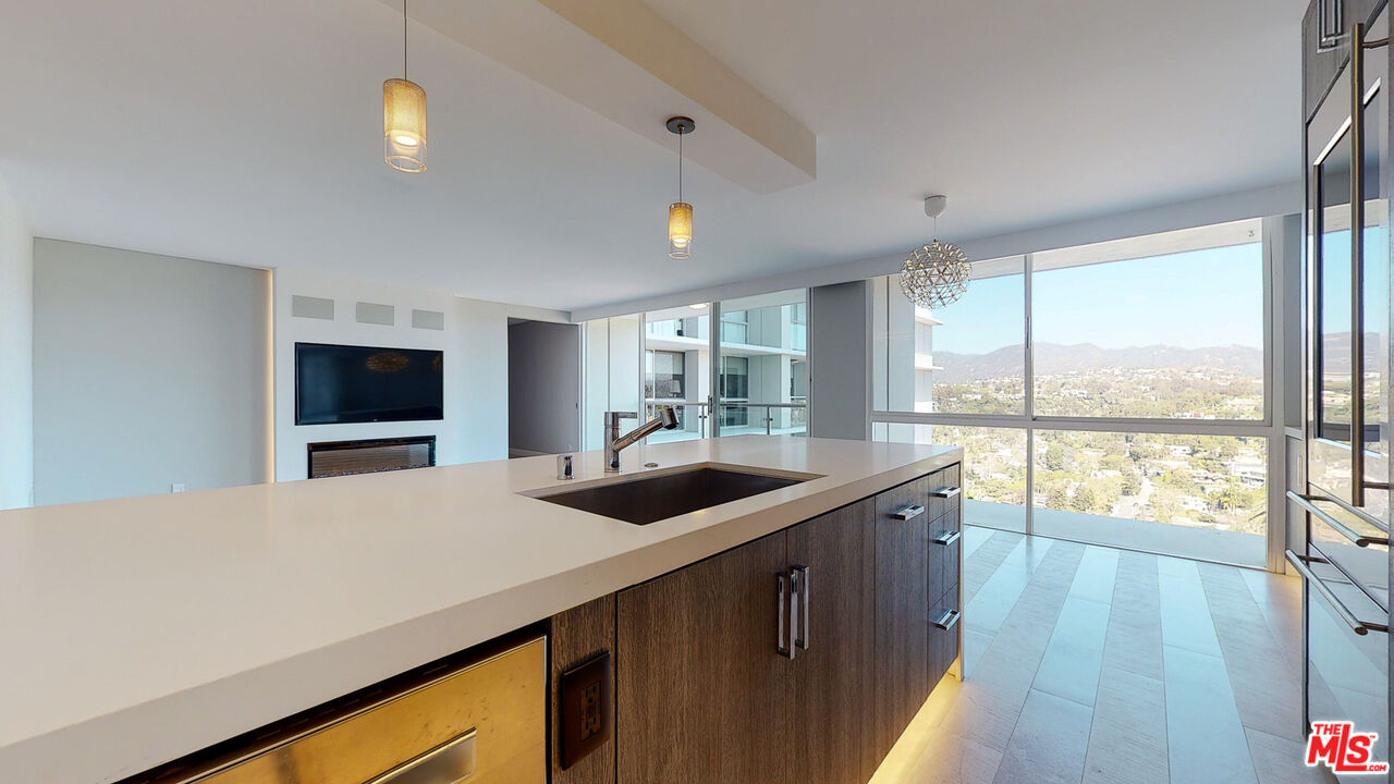 201 Ocean Ave Unit: 1405P