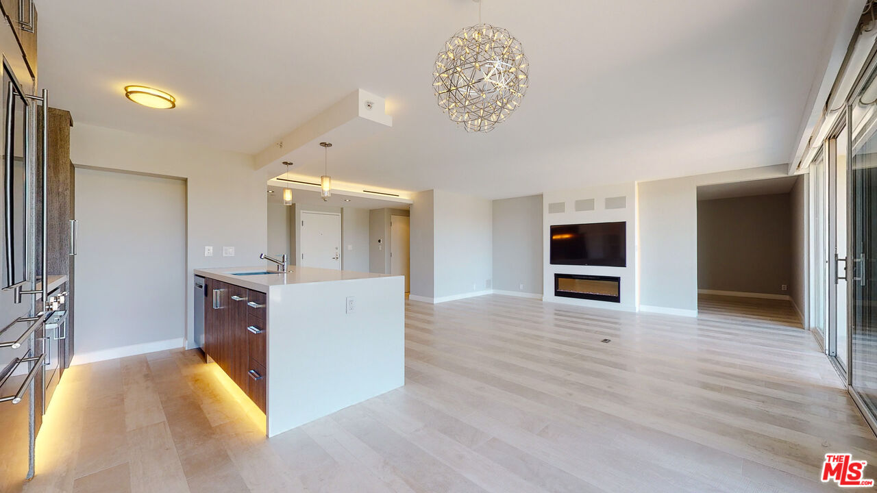 201 Ocean Ave Unit: 1405P