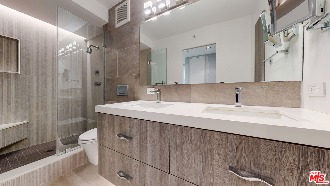201 Ocean Ave Unit: 1405P