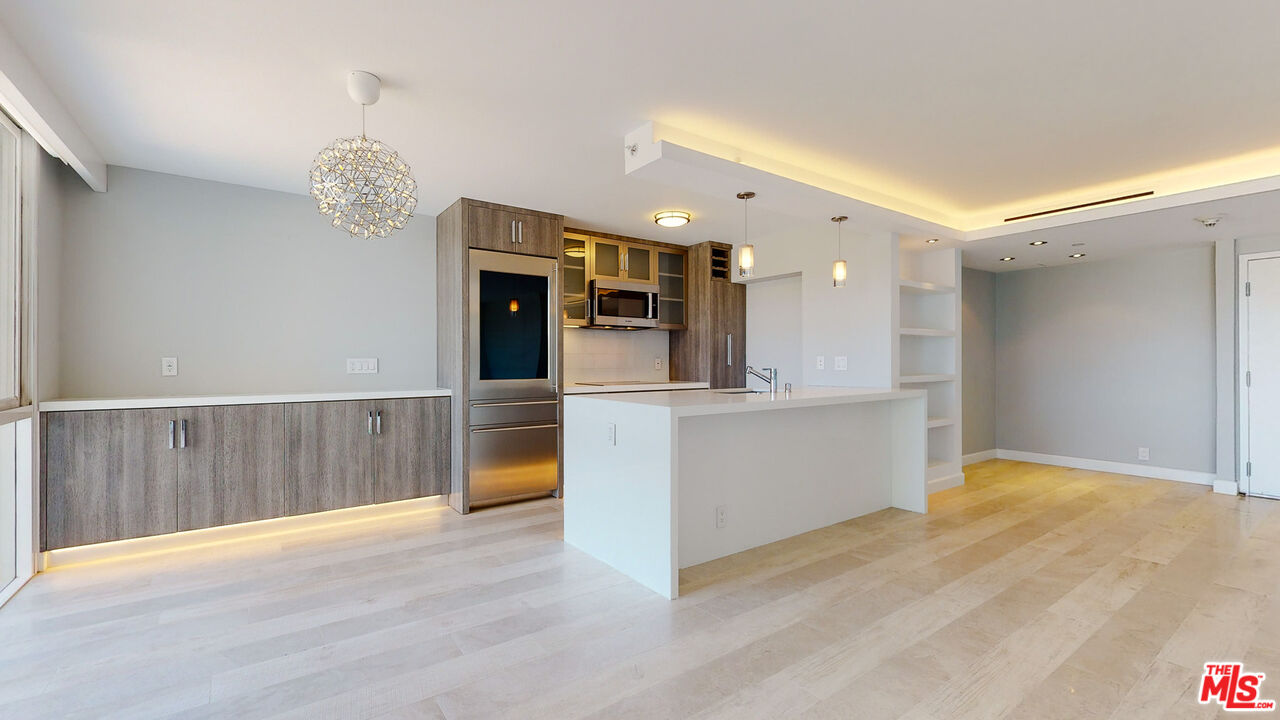 201 Ocean Ave Unit: 1405P