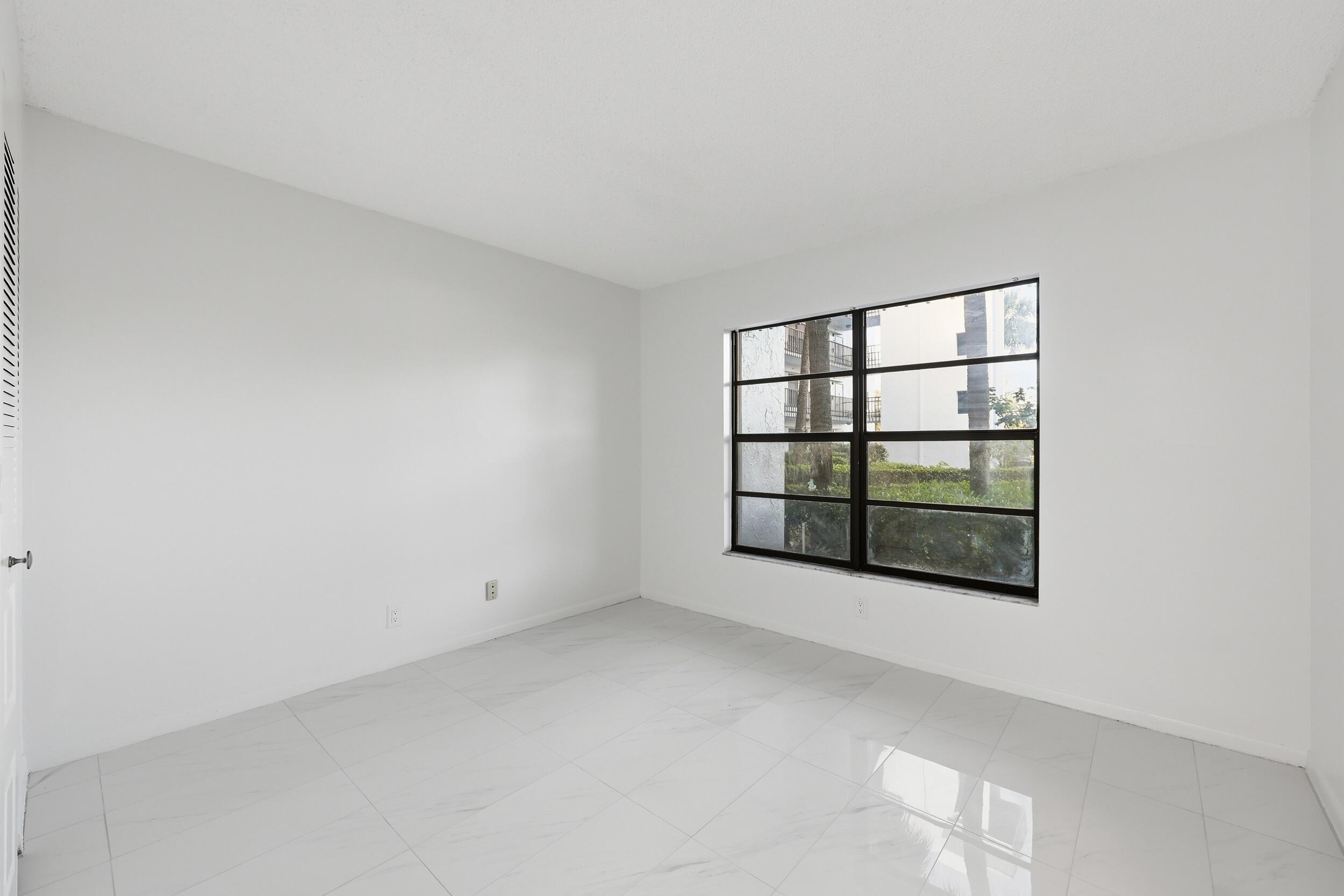 4700 Lucerne Lakes Boulevard W 103