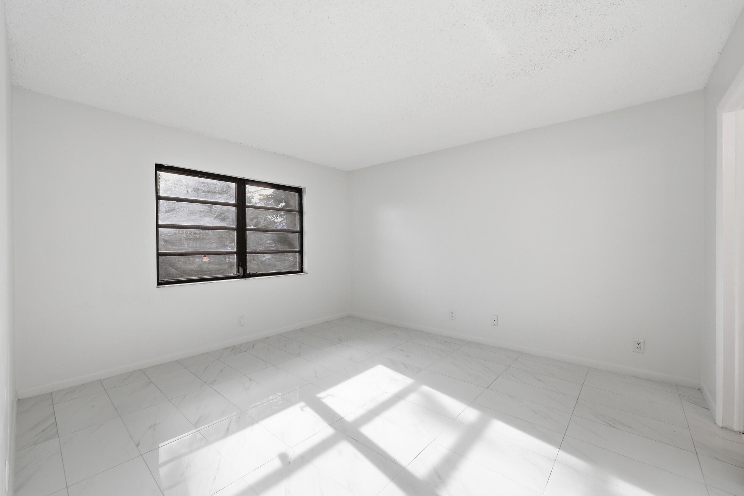 4700 Lucerne Lakes Boulevard W 103