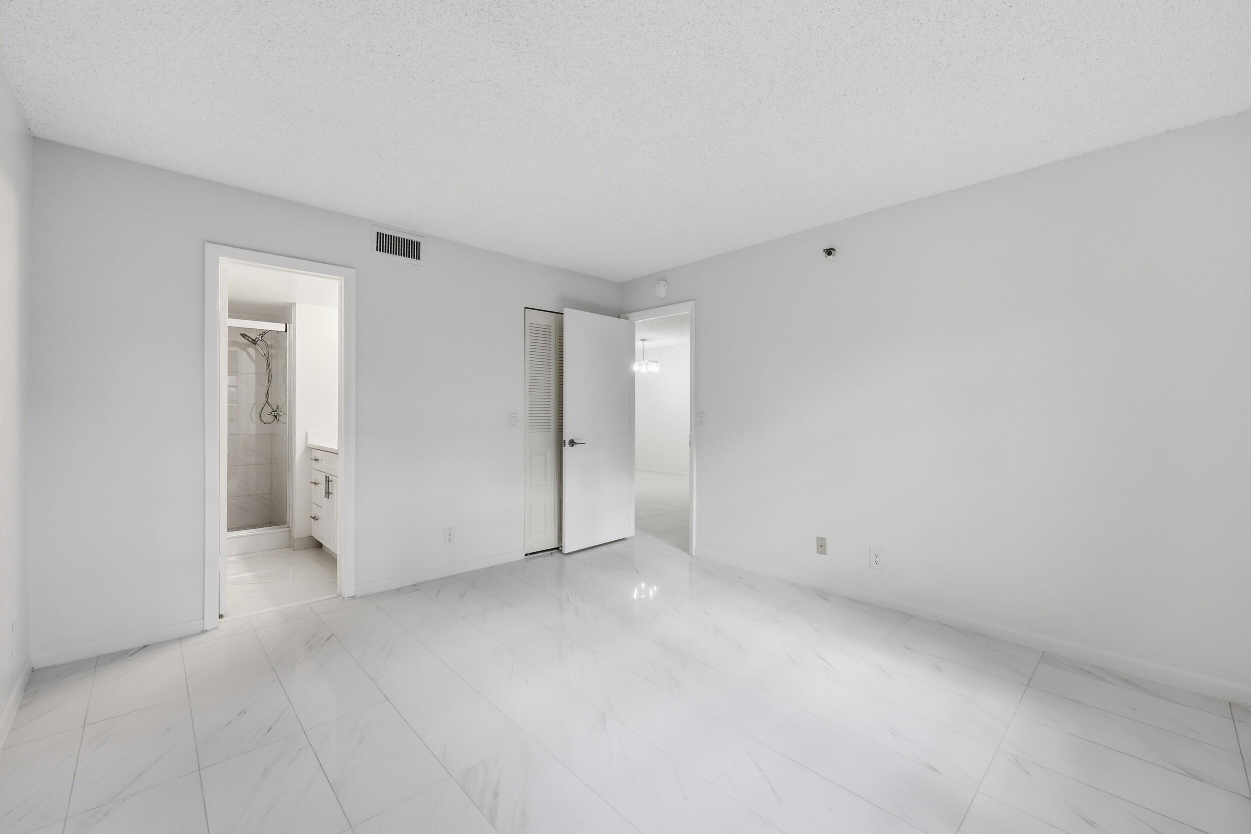 4700 Lucerne Lakes Boulevard W 103