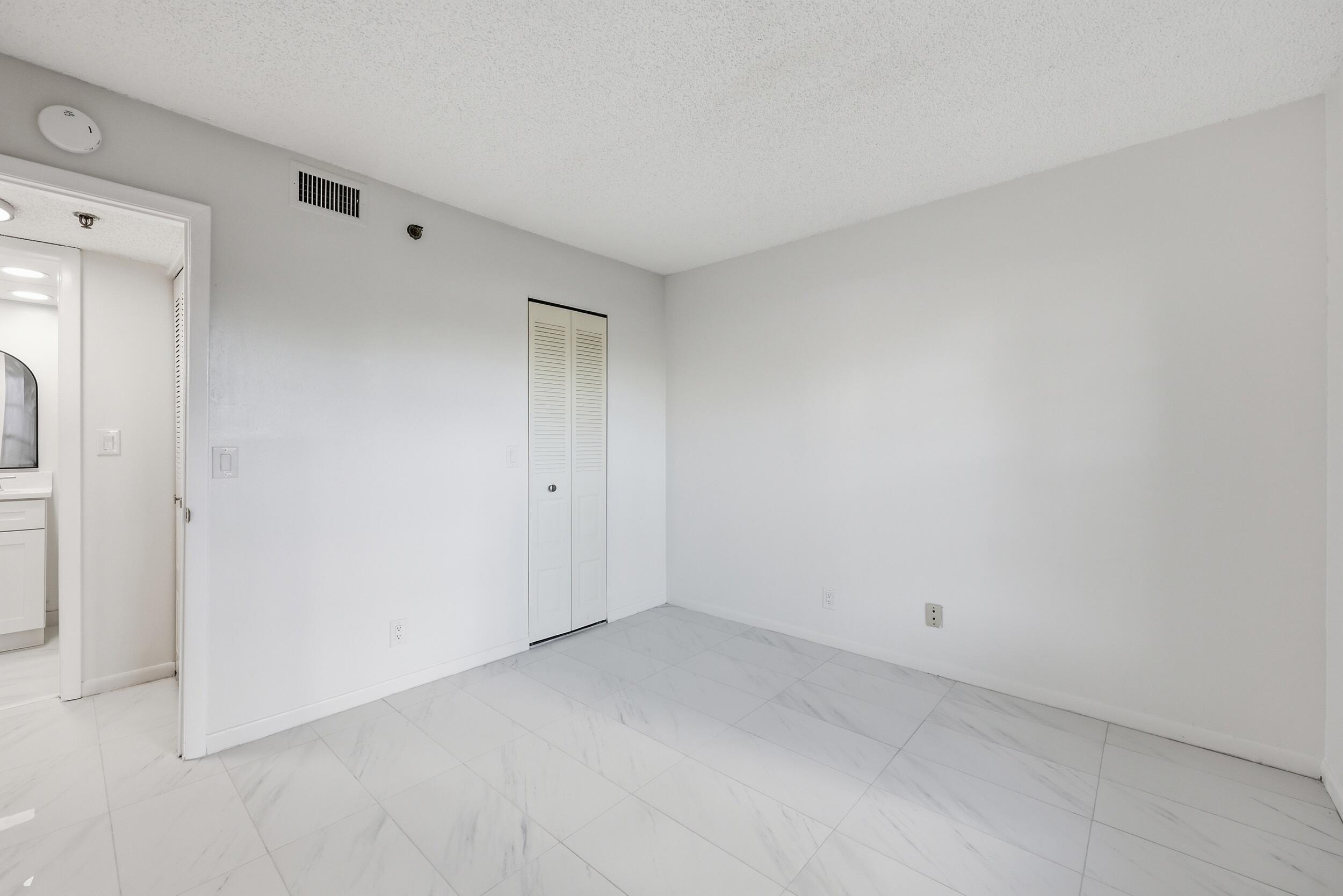 4700 Lucerne Lakes Boulevard W 103