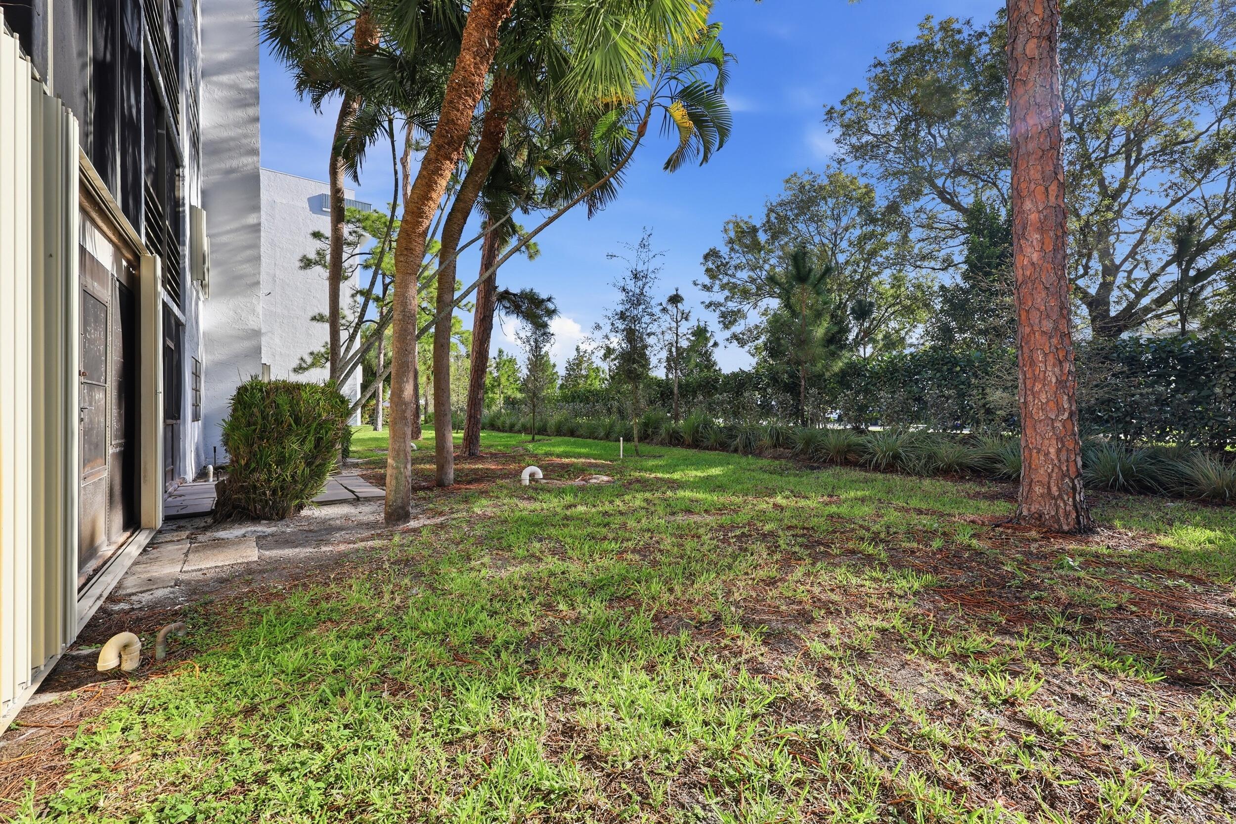 4700 Lucerne Lakes Boulevard W 103