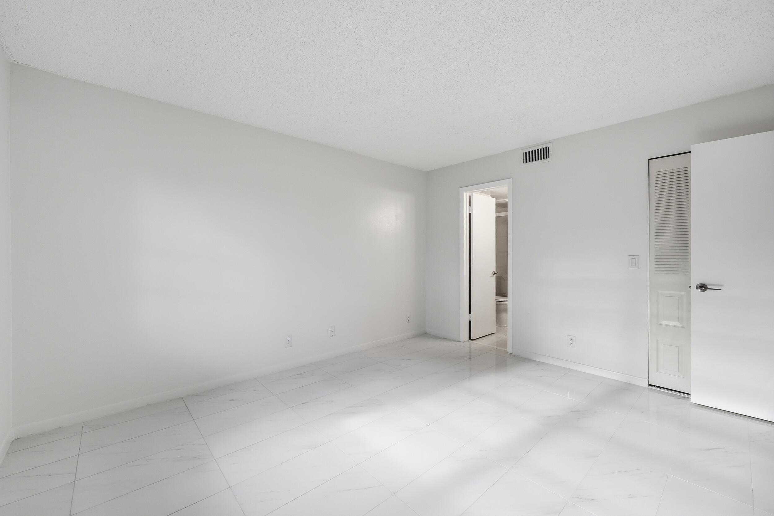 4700 Lucerne Lakes Boulevard W 103