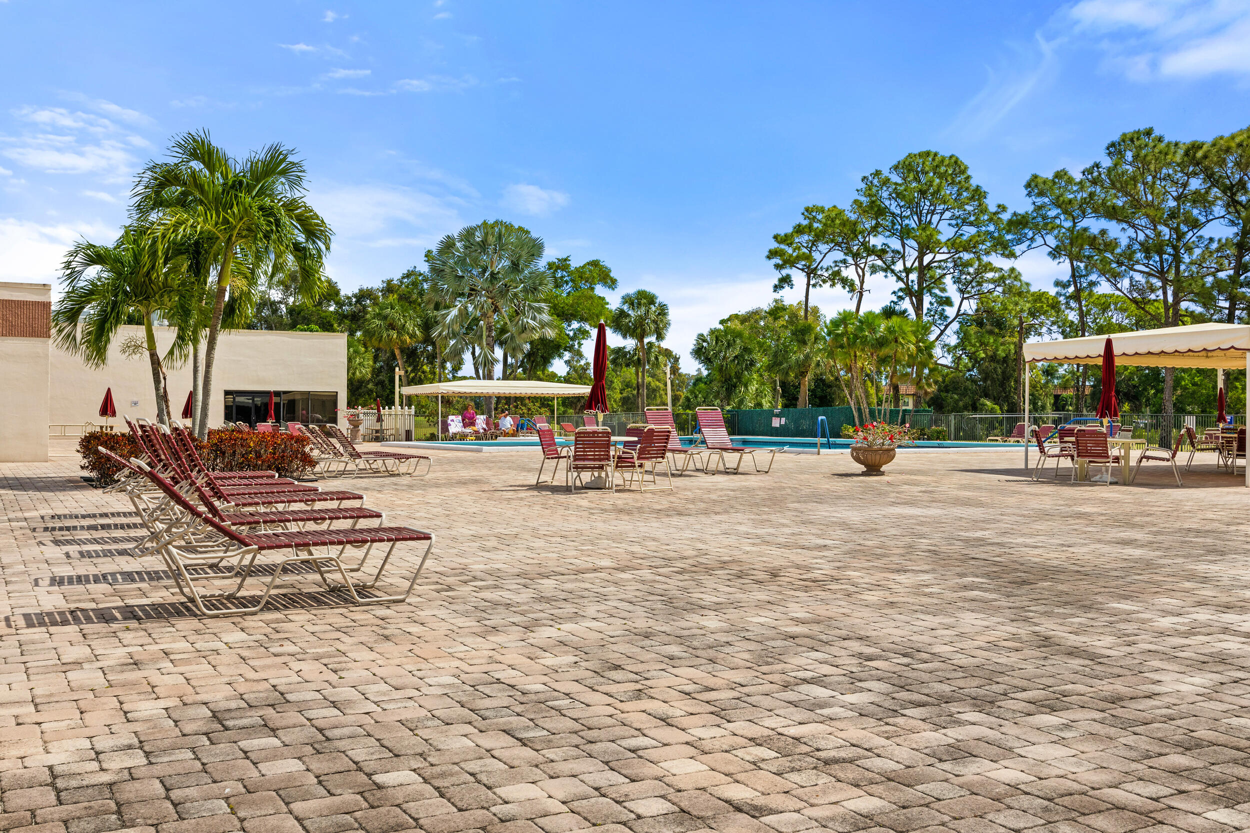 4700 Lucerne Lakes Boulevard W 103