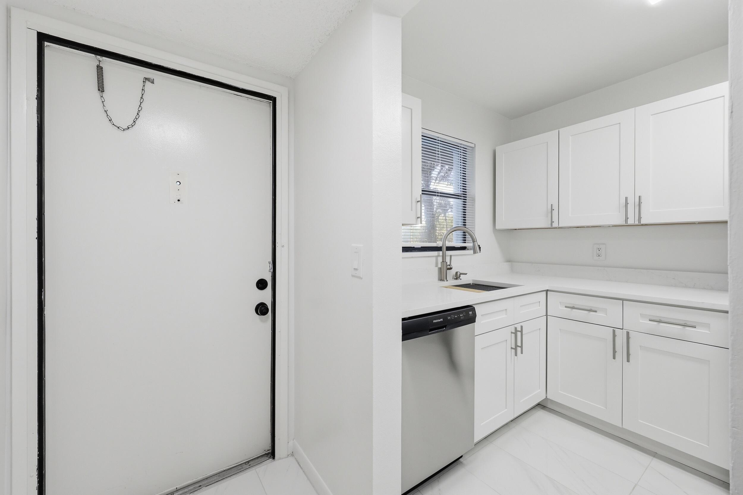 4700 Lucerne Lakes Boulevard W 103