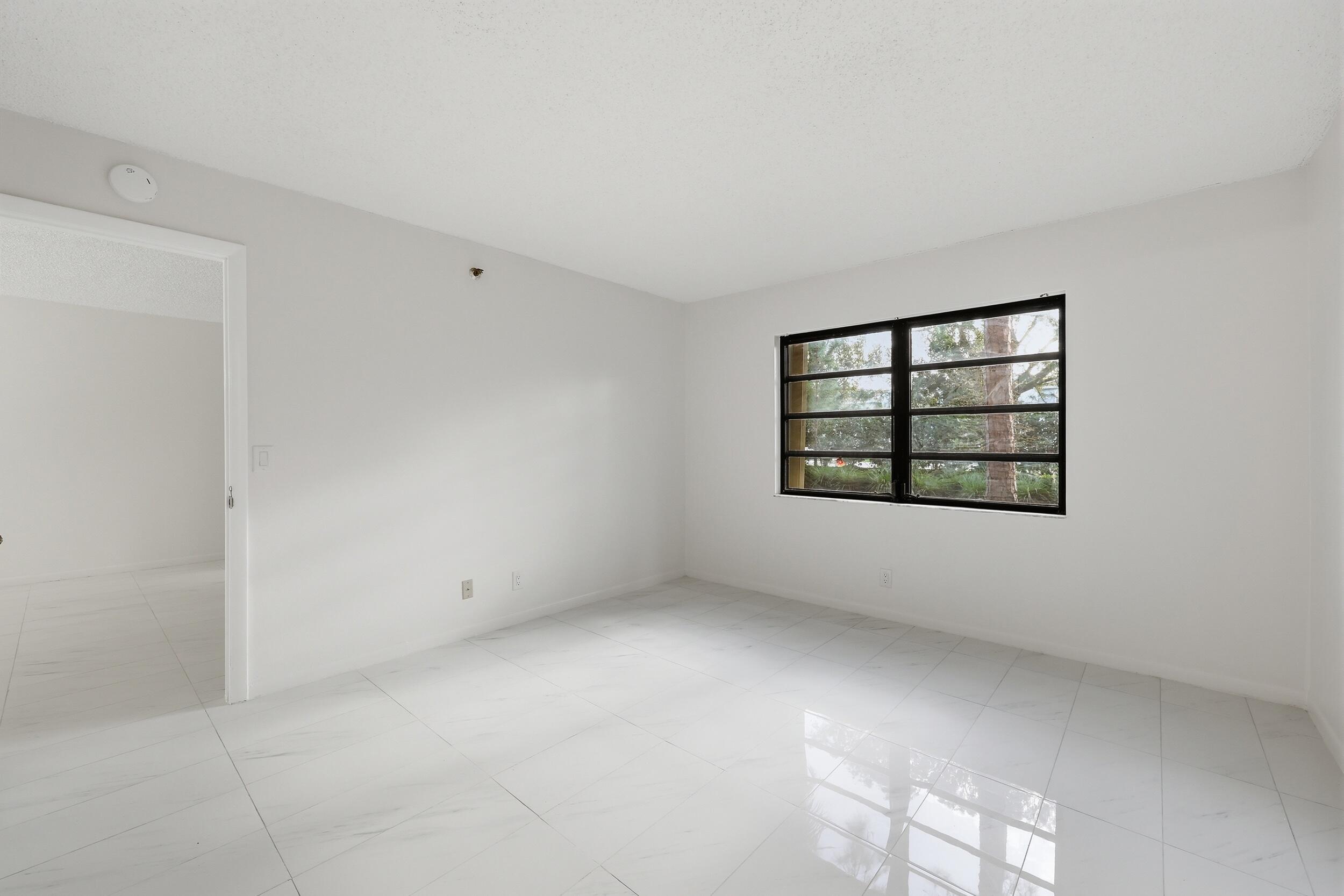 4700 Lucerne Lakes Boulevard W 103