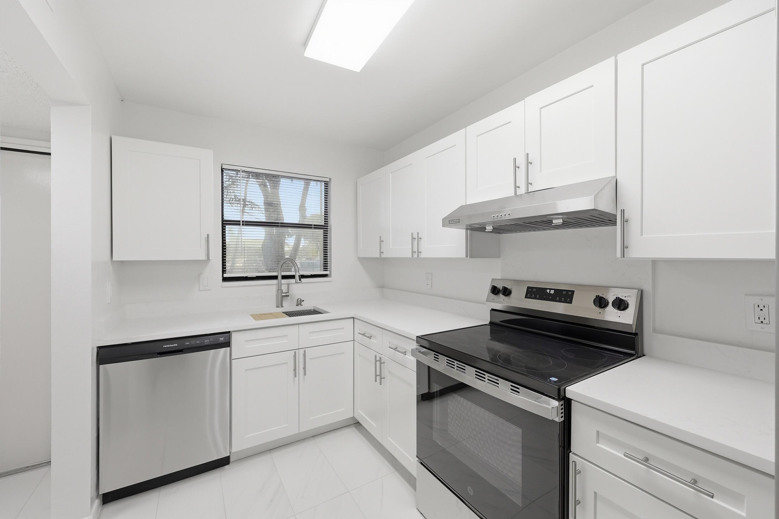 4700 Lucerne Lakes Boulevard W 103