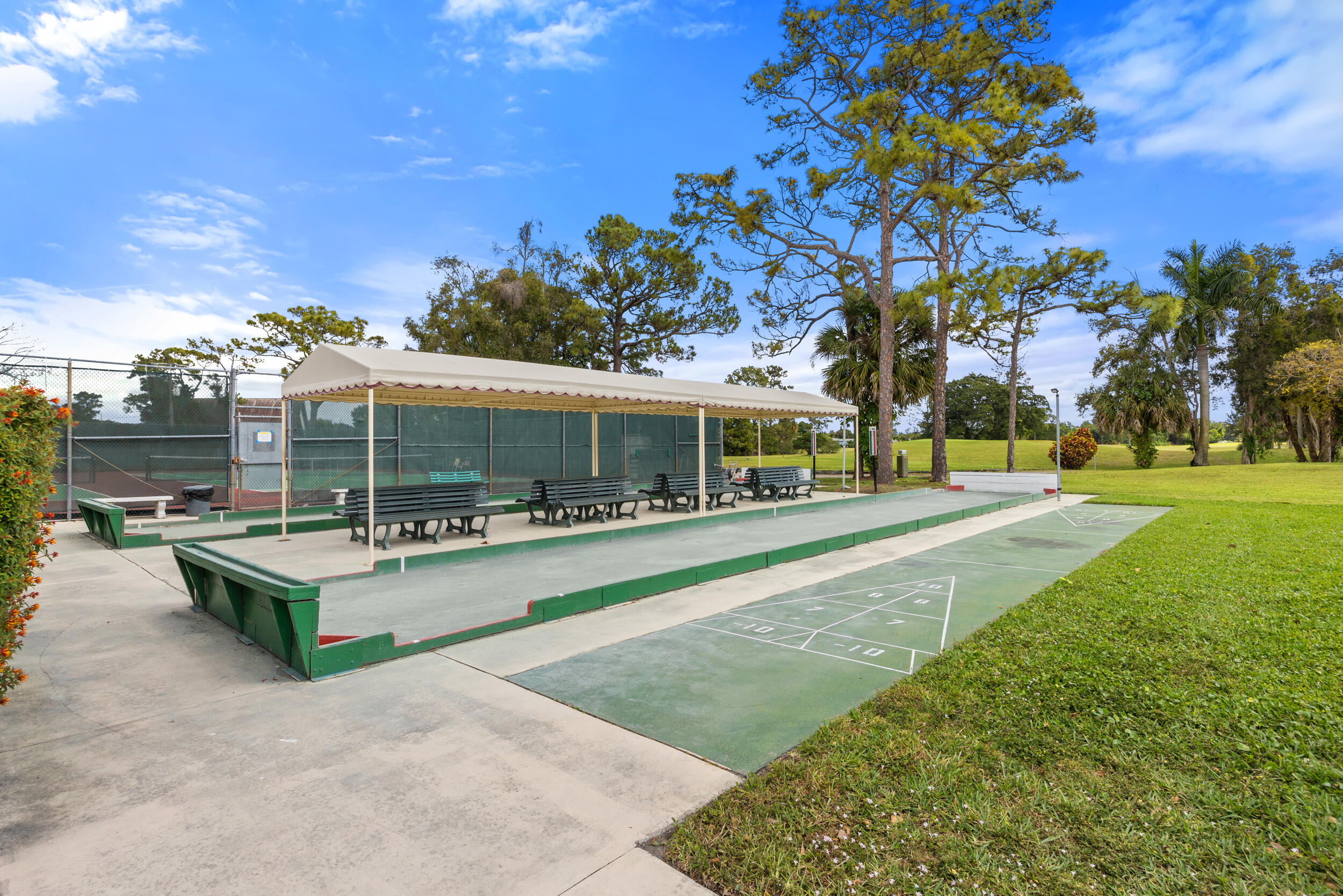 4700 Lucerne Lakes Boulevard W 103