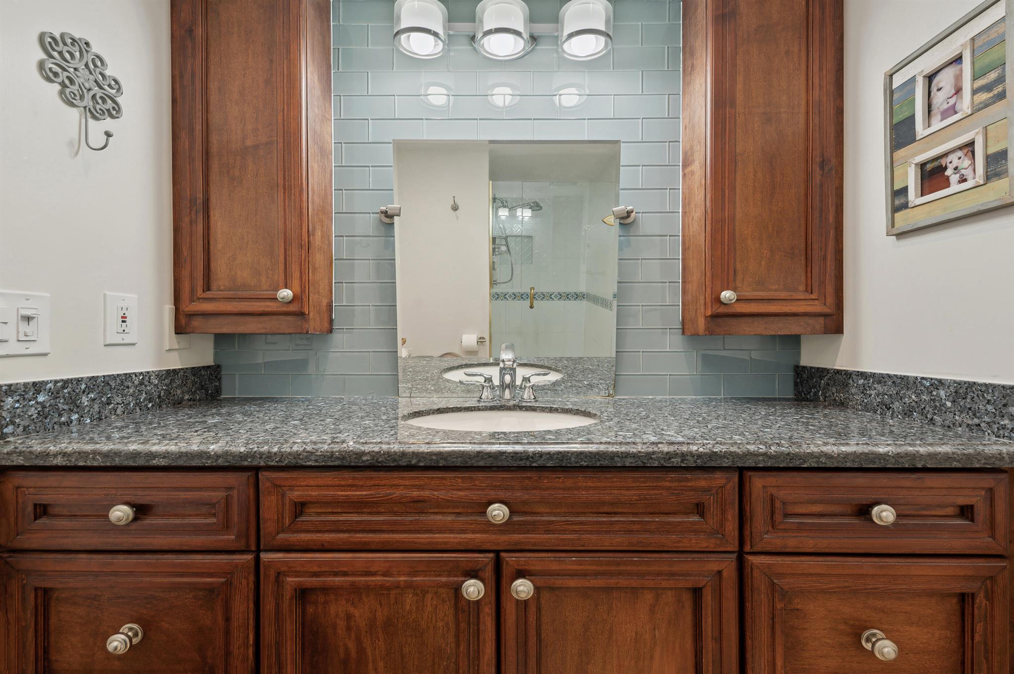 555 SE 6th Avenue 7e