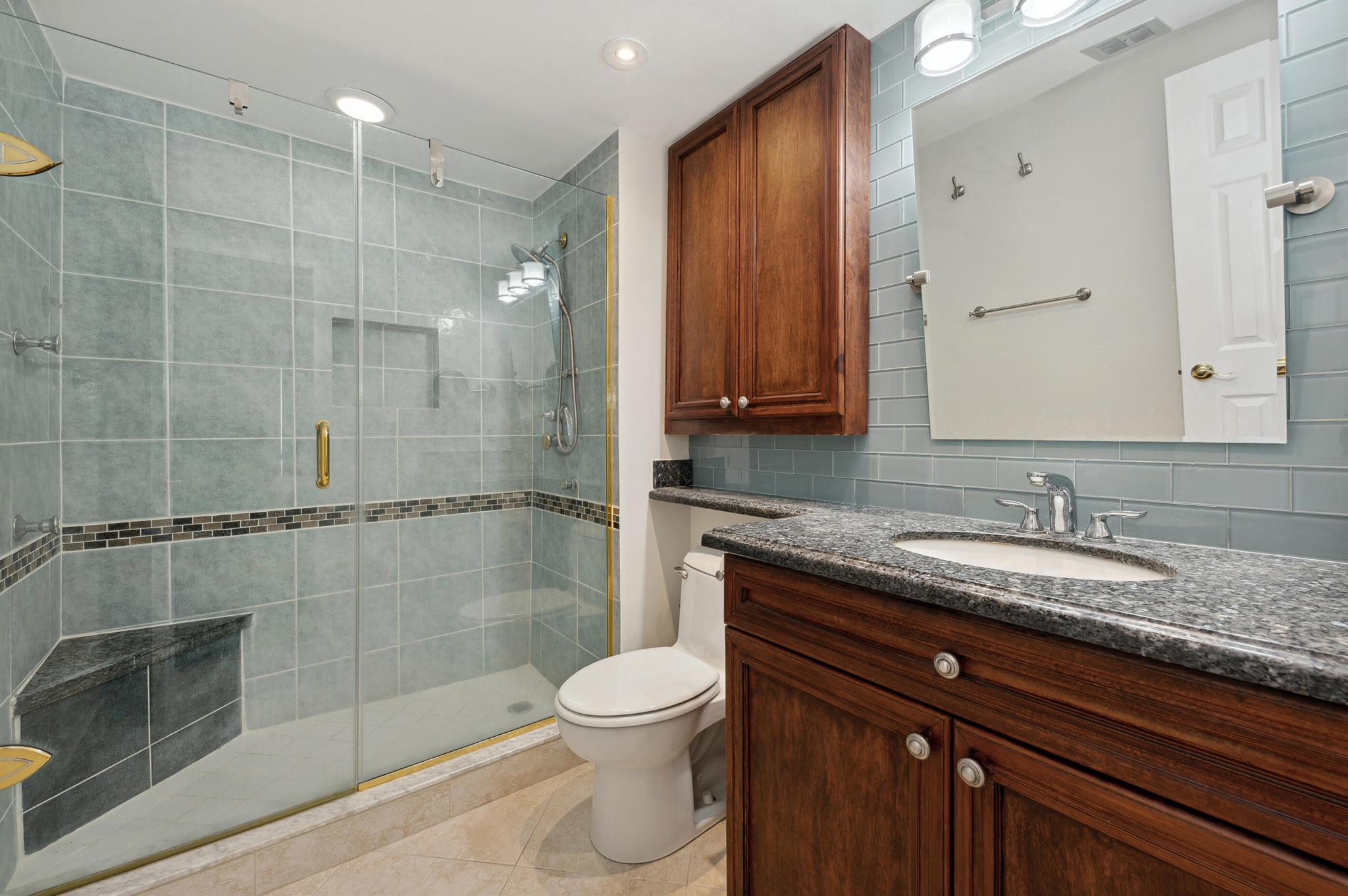 555 SE 6th Avenue 7e