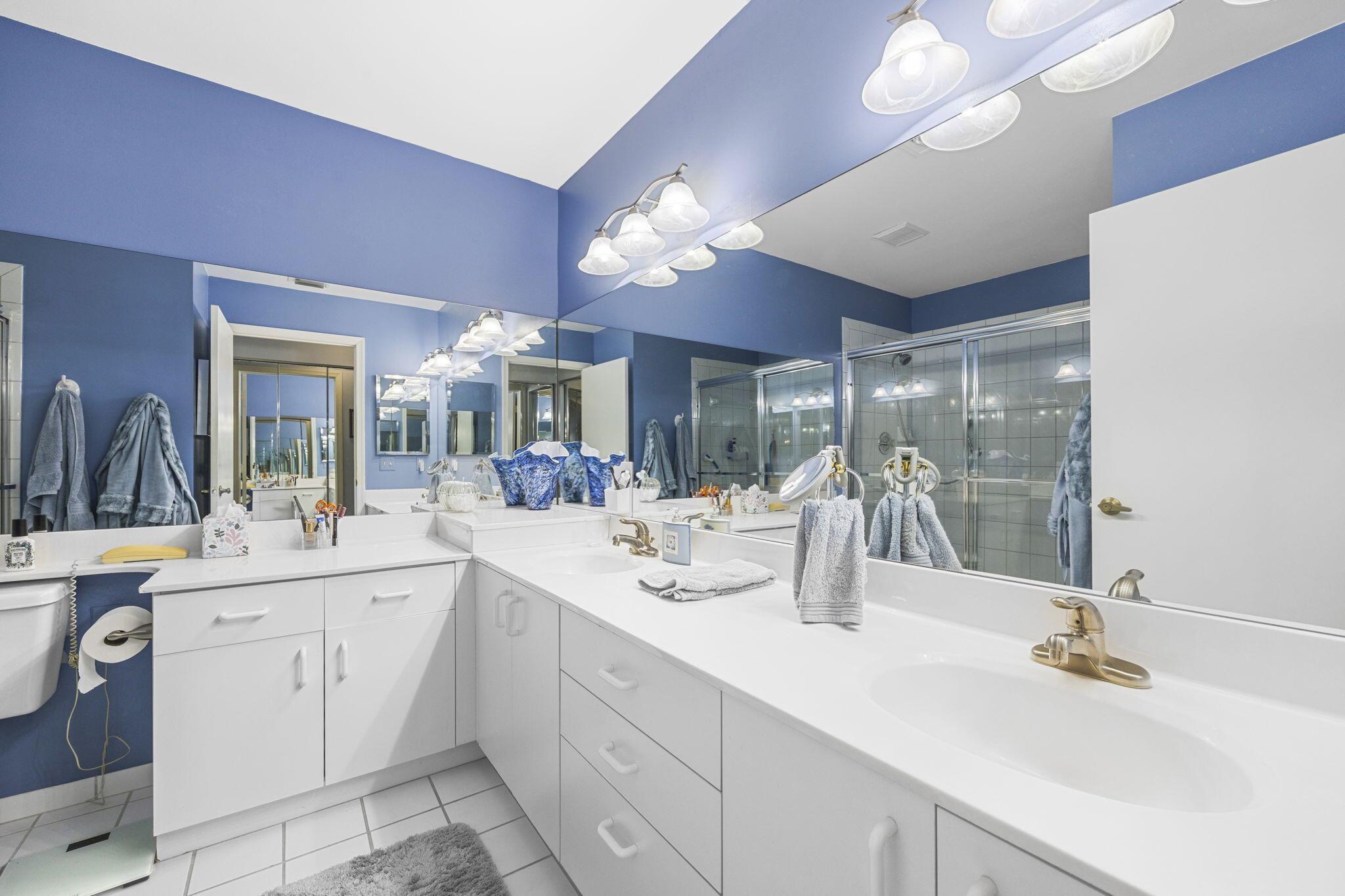 9717 Sills Drive E 203