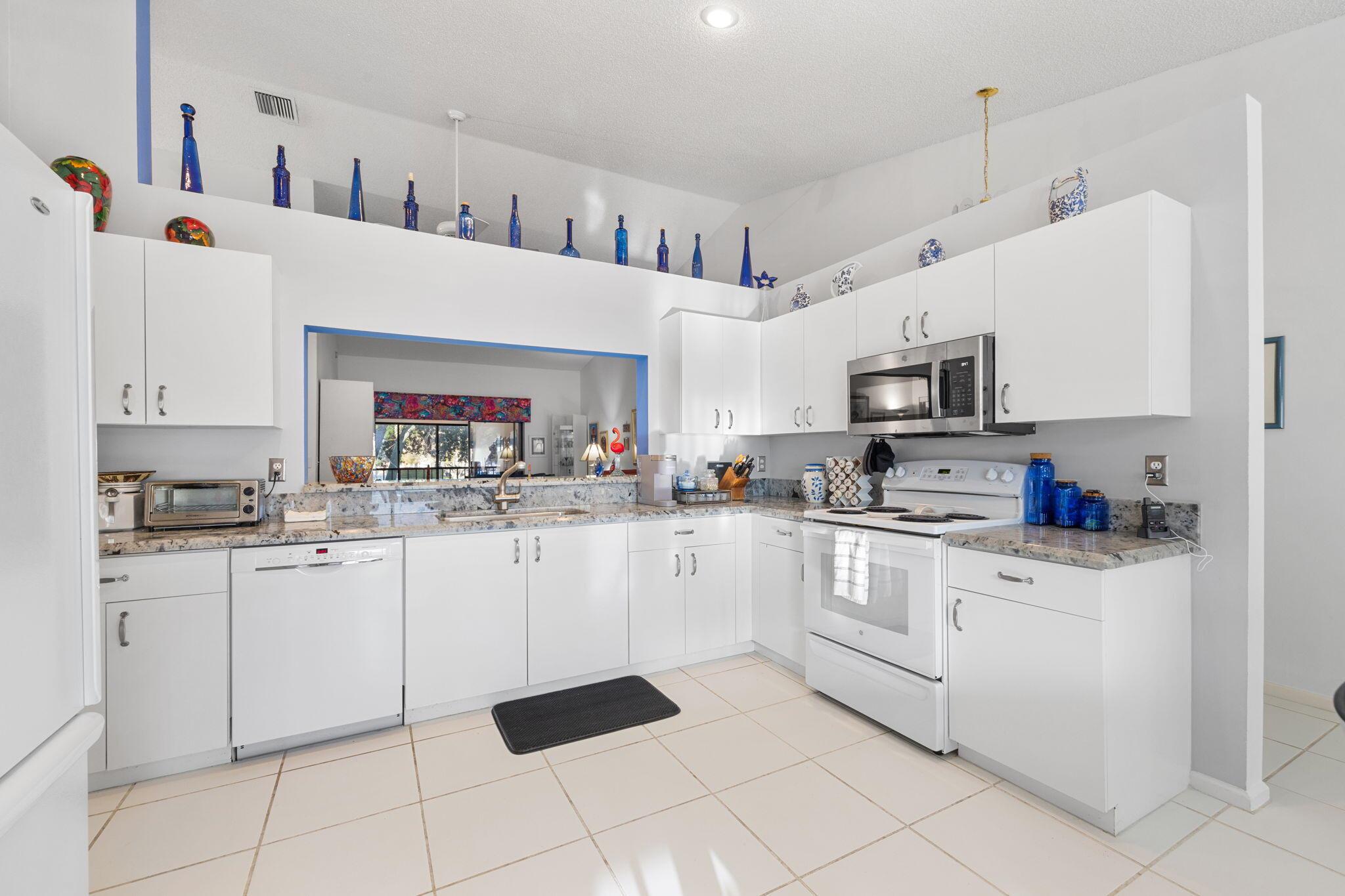 9717 Sills Drive E 203