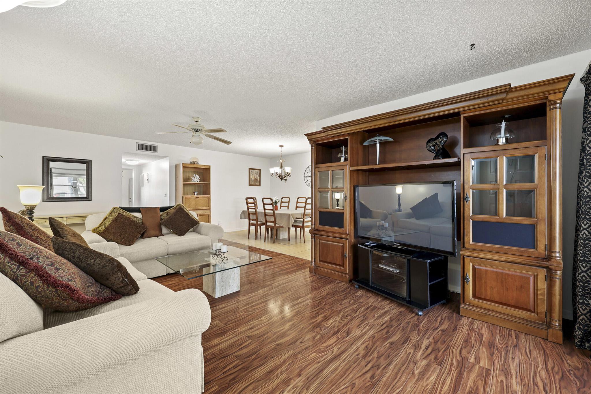 5162 Lakefront Boulevard B