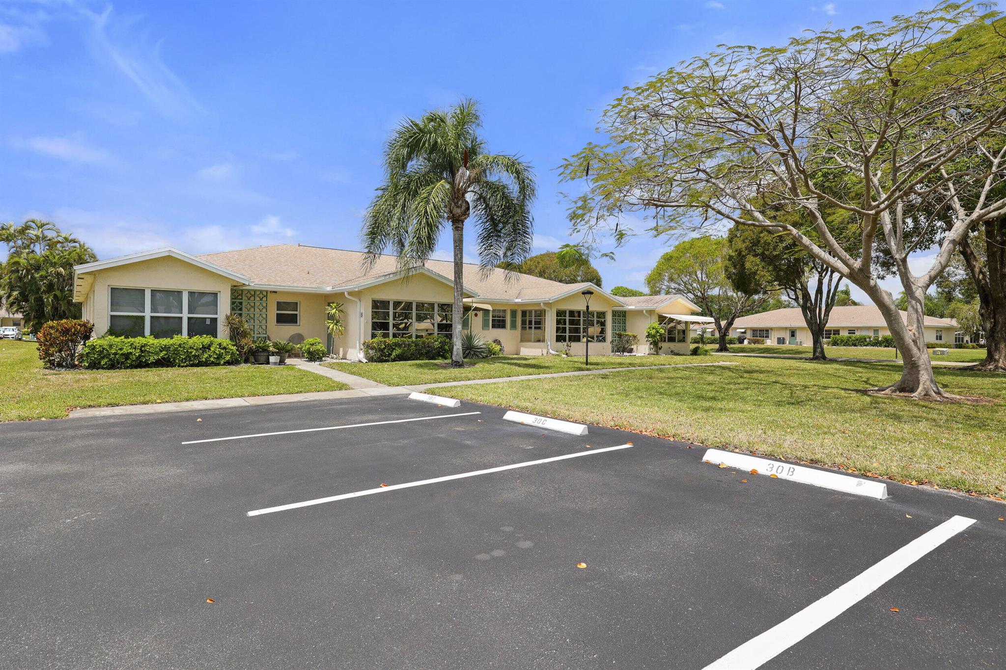 5162 Lakefront Boulevard B