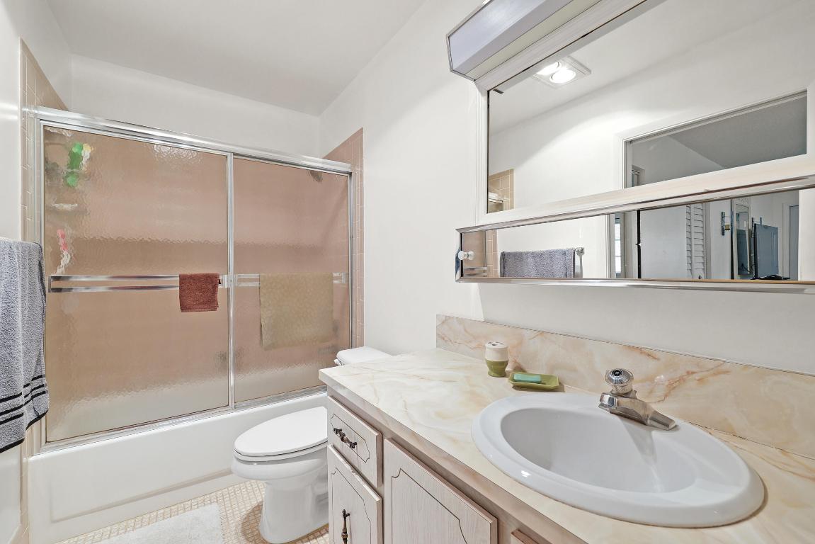 5162 Lakefront Boulevard B