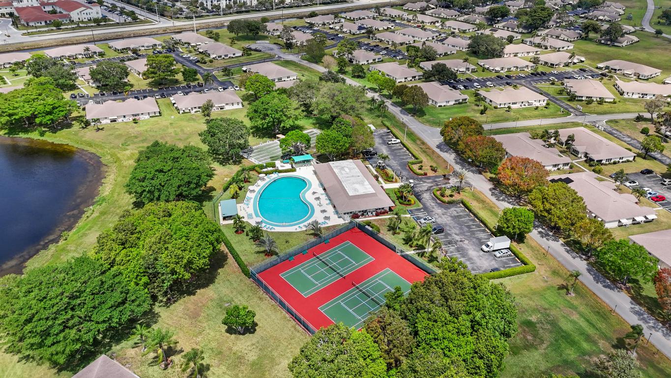 5162 Lakefront Boulevard B