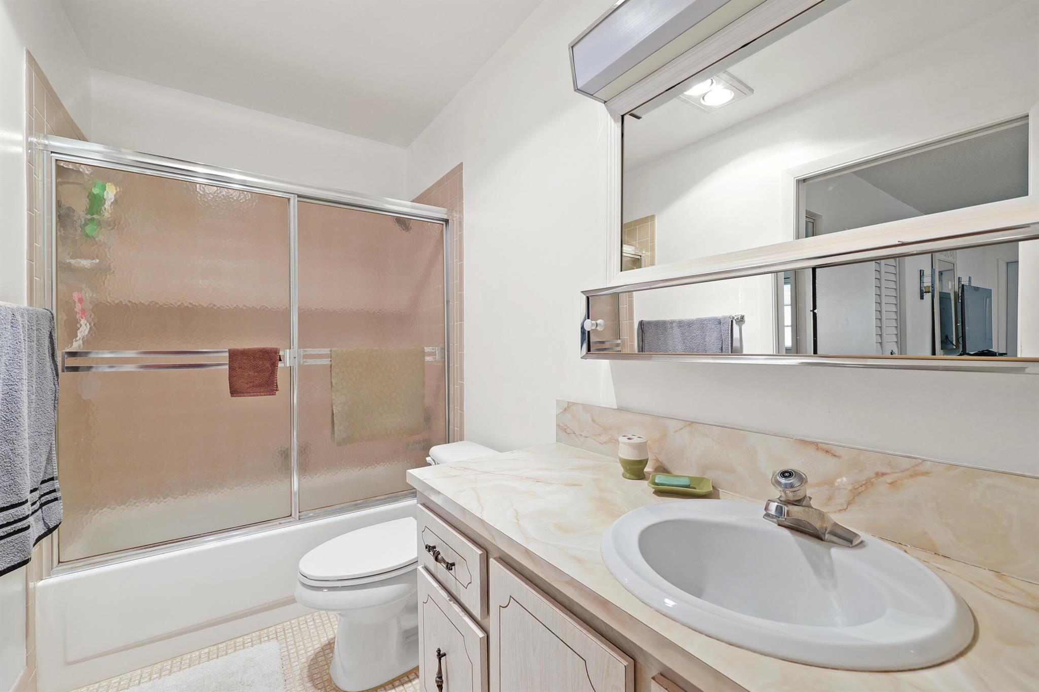 5162 Lakefront Boulevard B