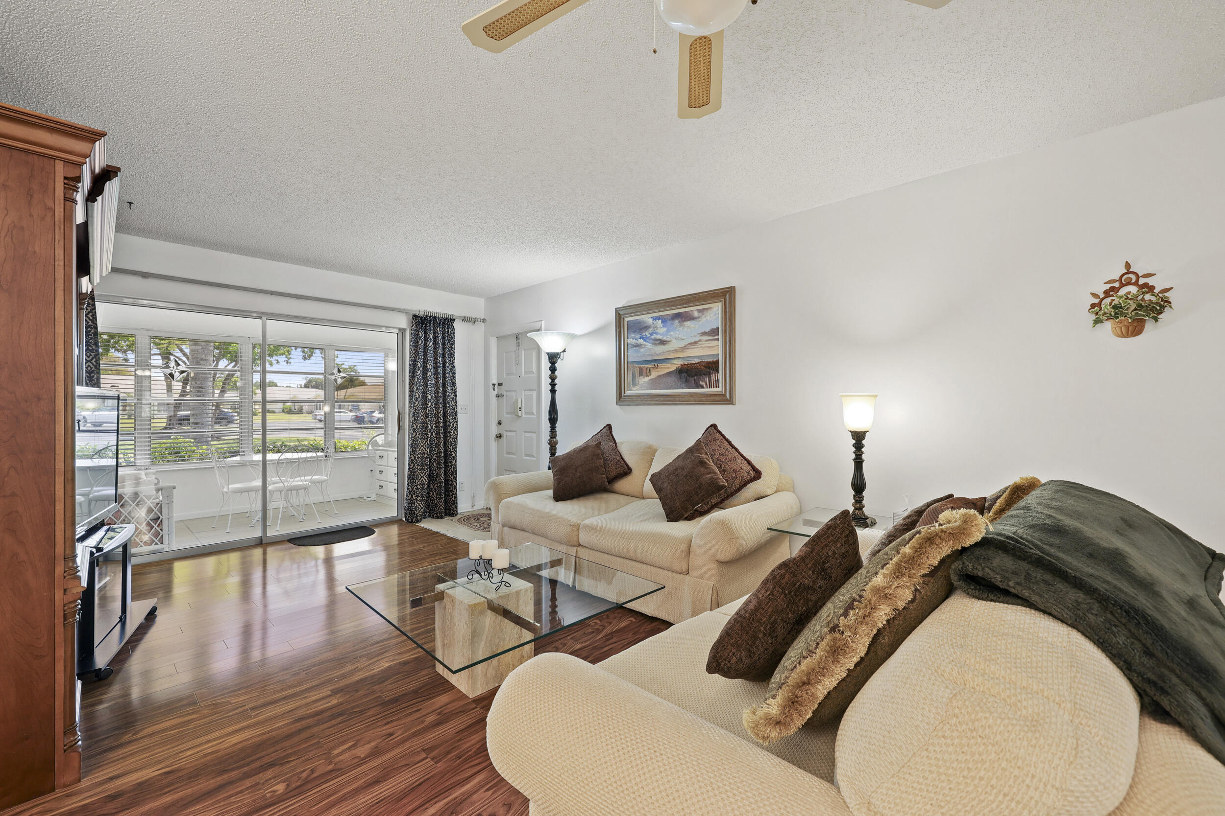 5162 Lakefront Boulevard B