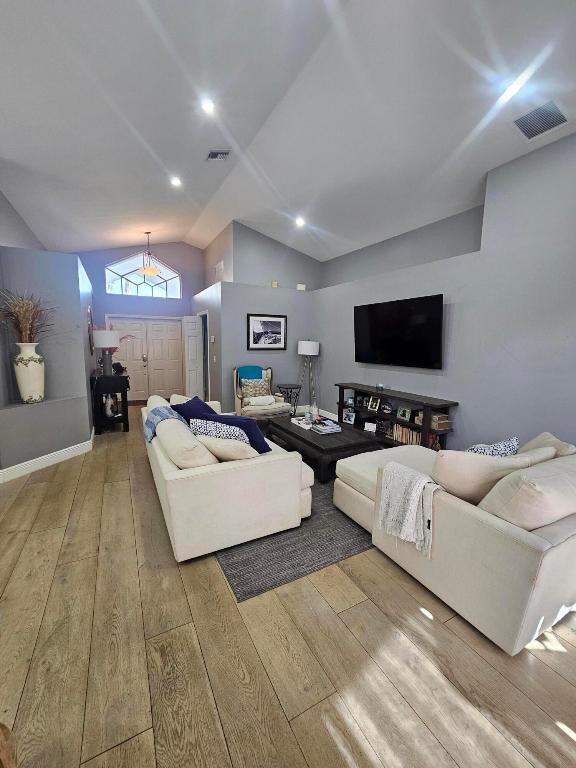 2053 Normandy Circle