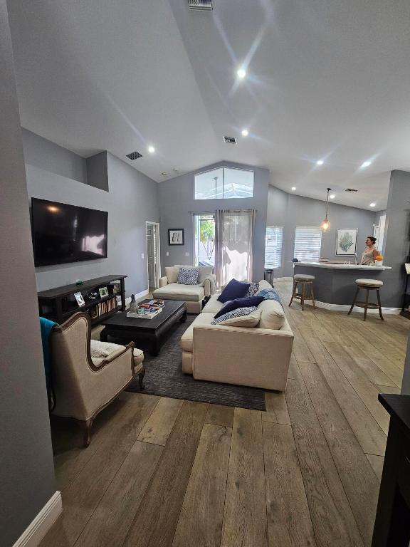 2053 Normandy Circle