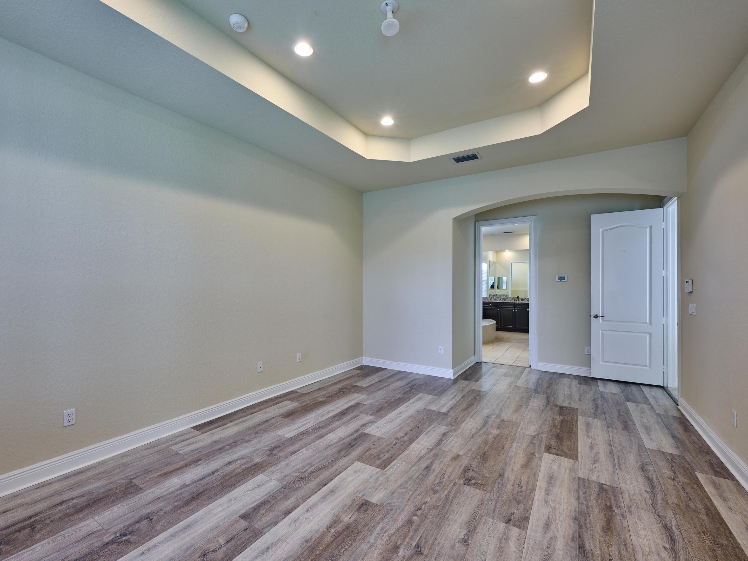 8860 Lakeview Drive