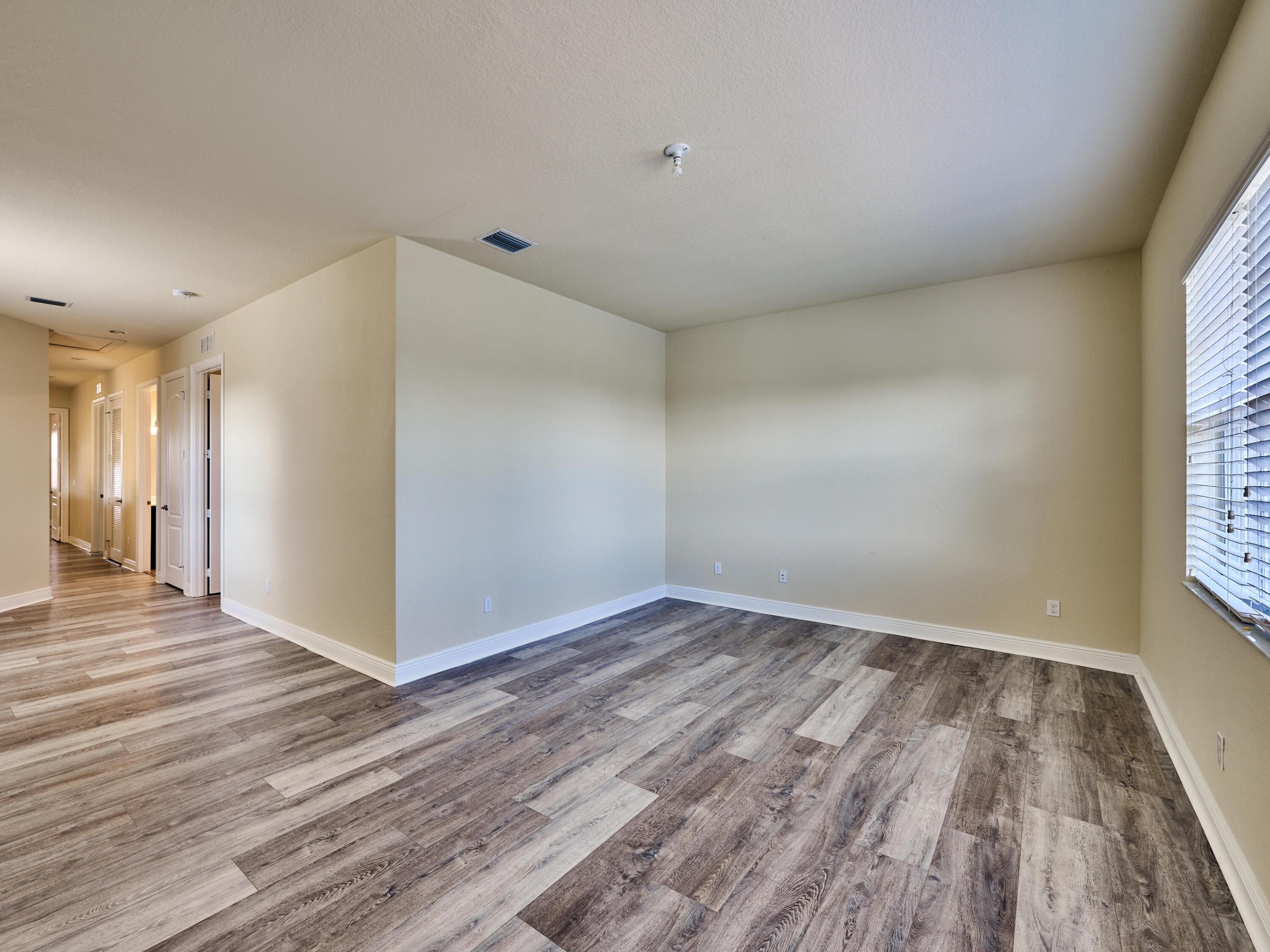 8860 Lakeview Drive