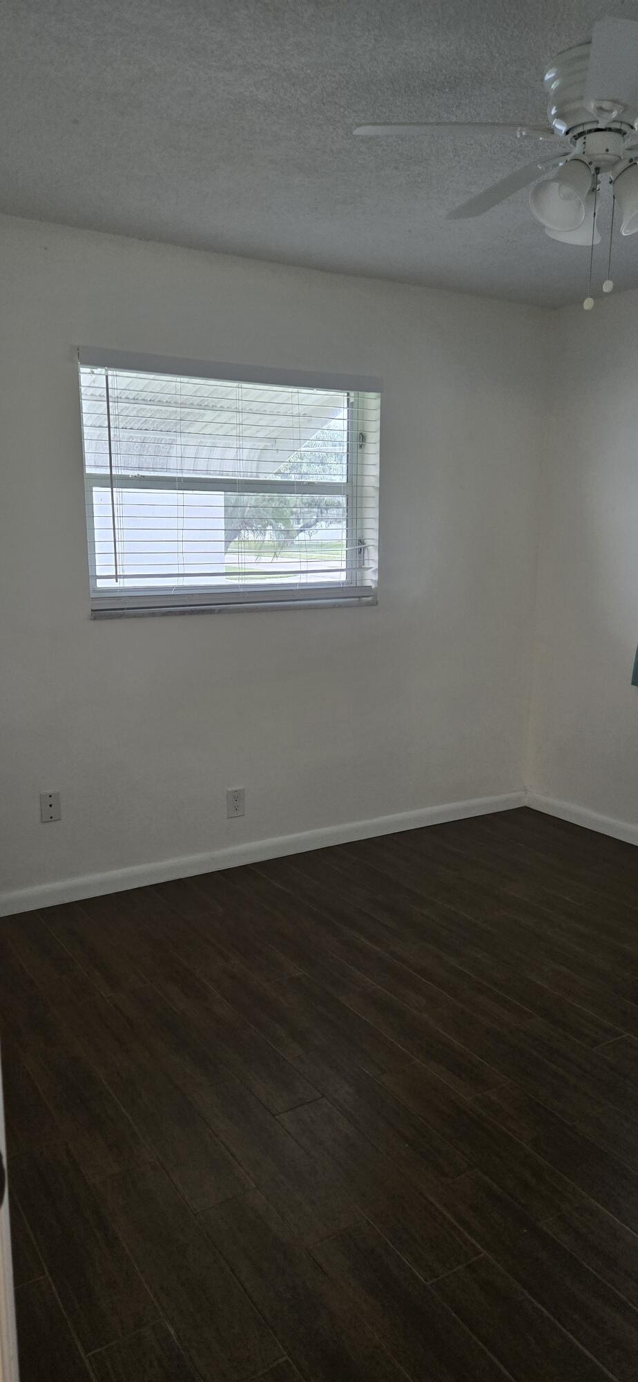 114 Leisureville Boulevard