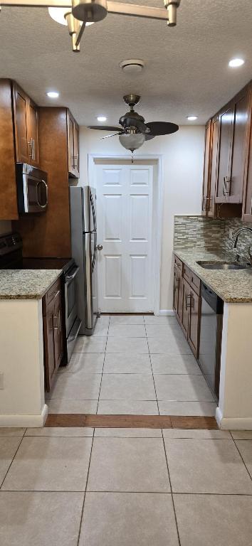 114 Leisureville Boulevard