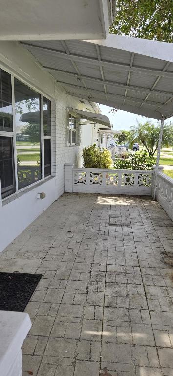 114 Leisureville Boulevard