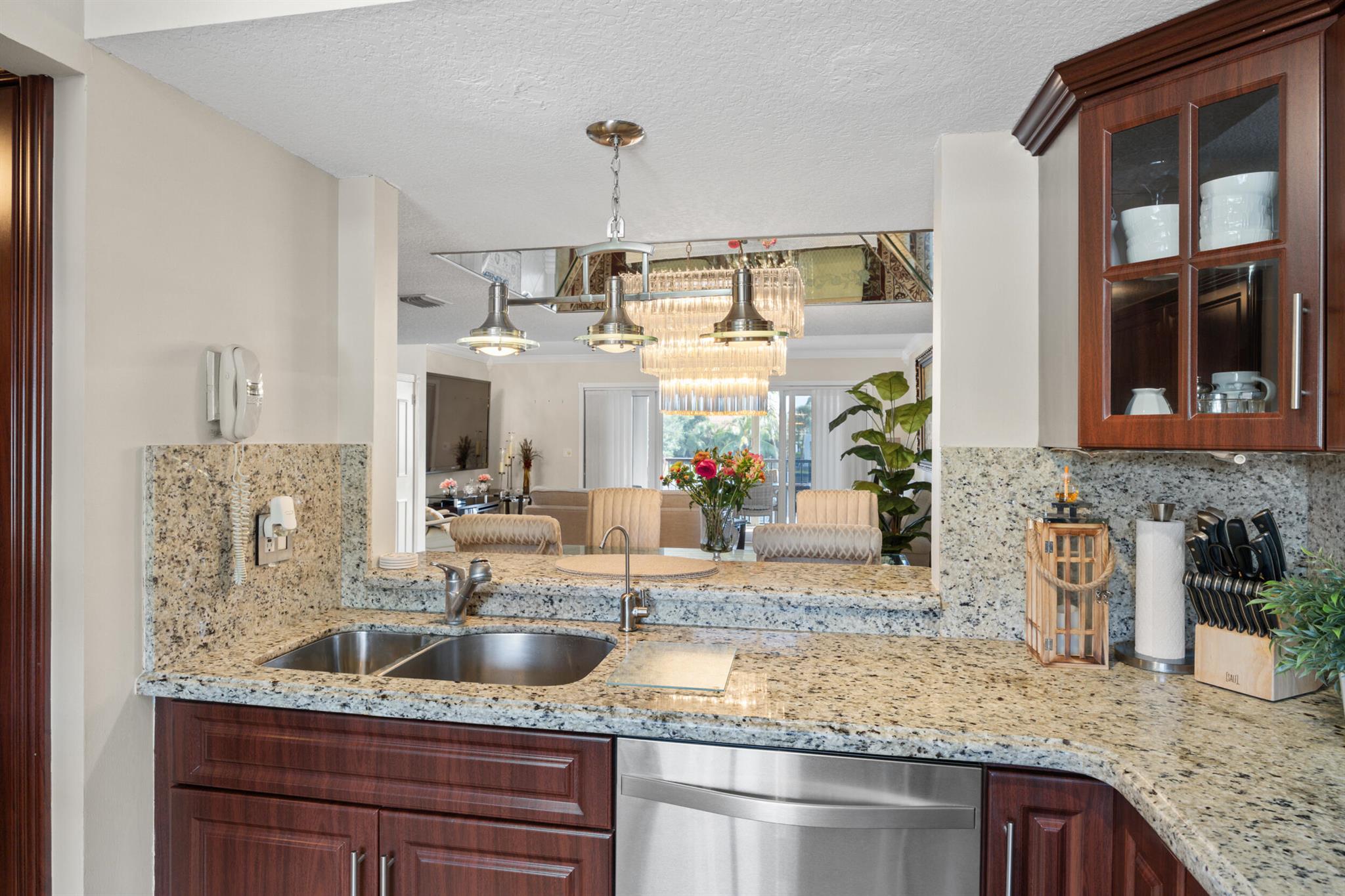 210 Captains Walk 710