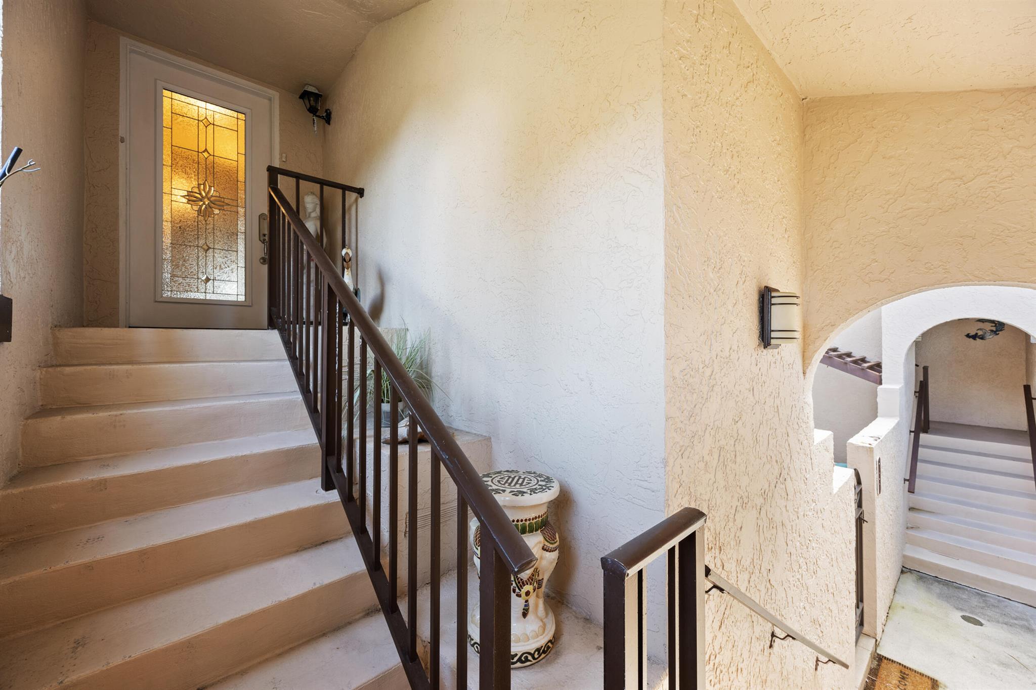 210 Captains Walk 710