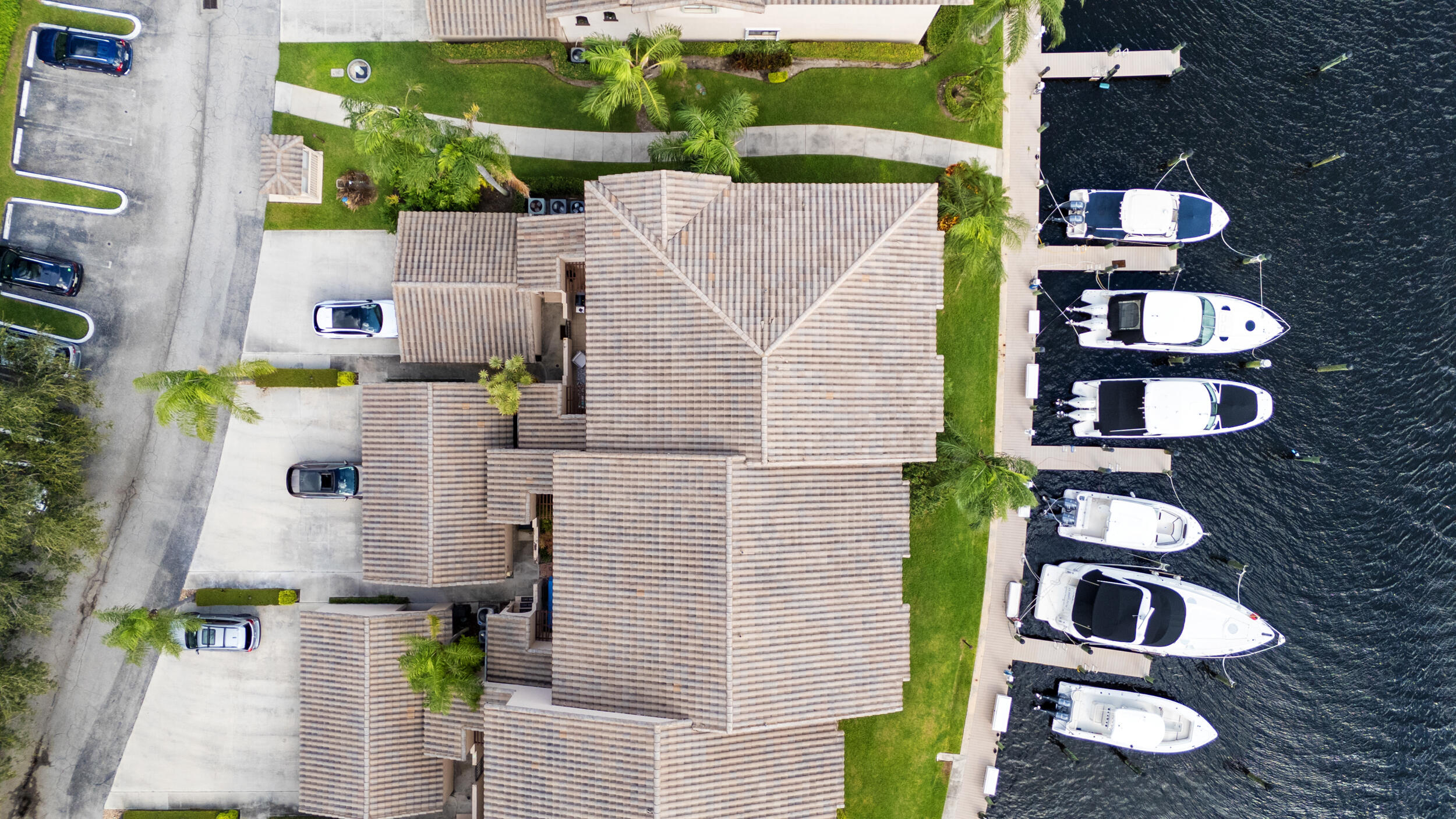 210 Captains Walk 710