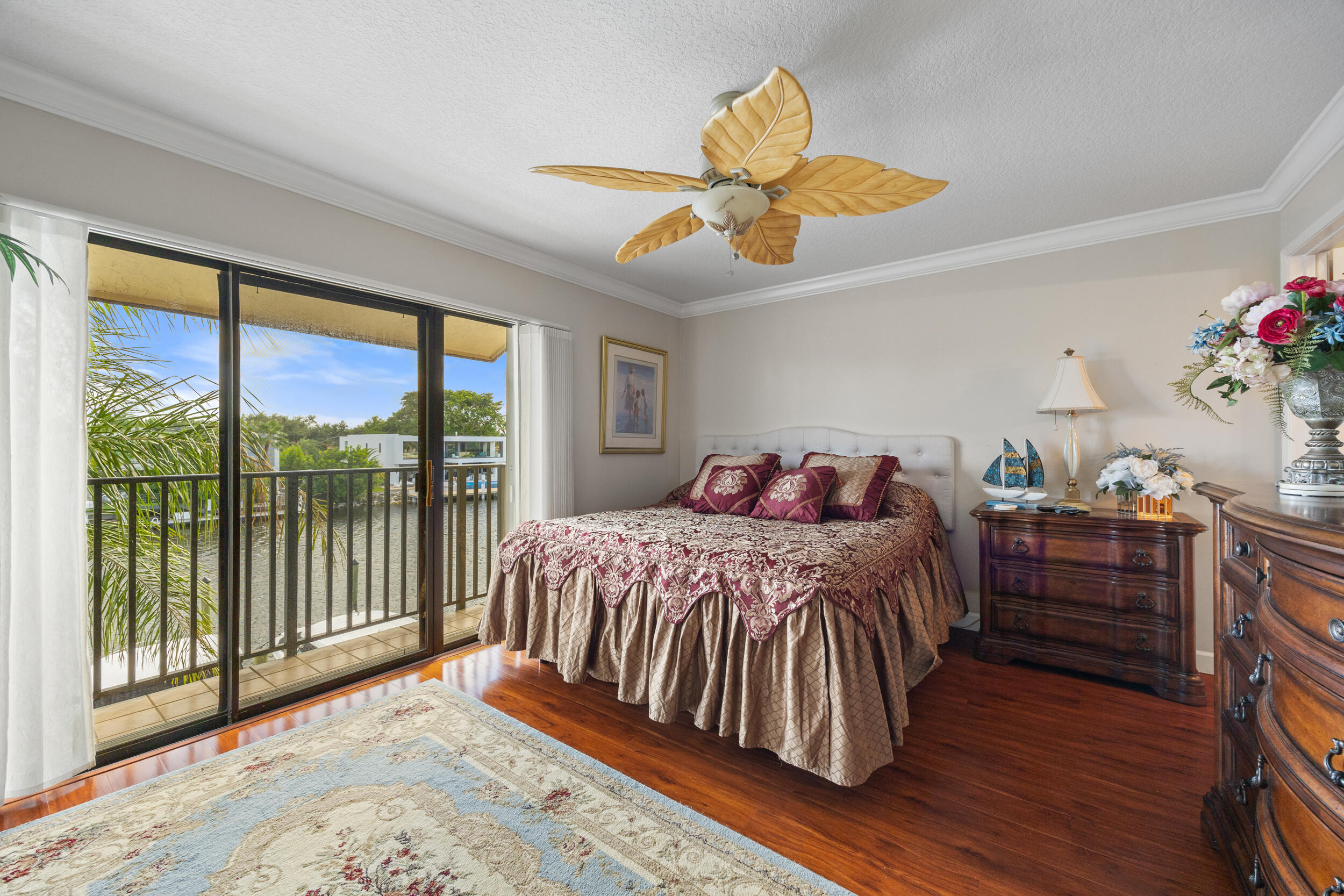 210 Captains Walk 710